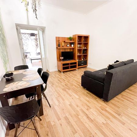 Charming Apartments In The Heart Of Lviv - Valova, Nasypna Str Exteriör bild