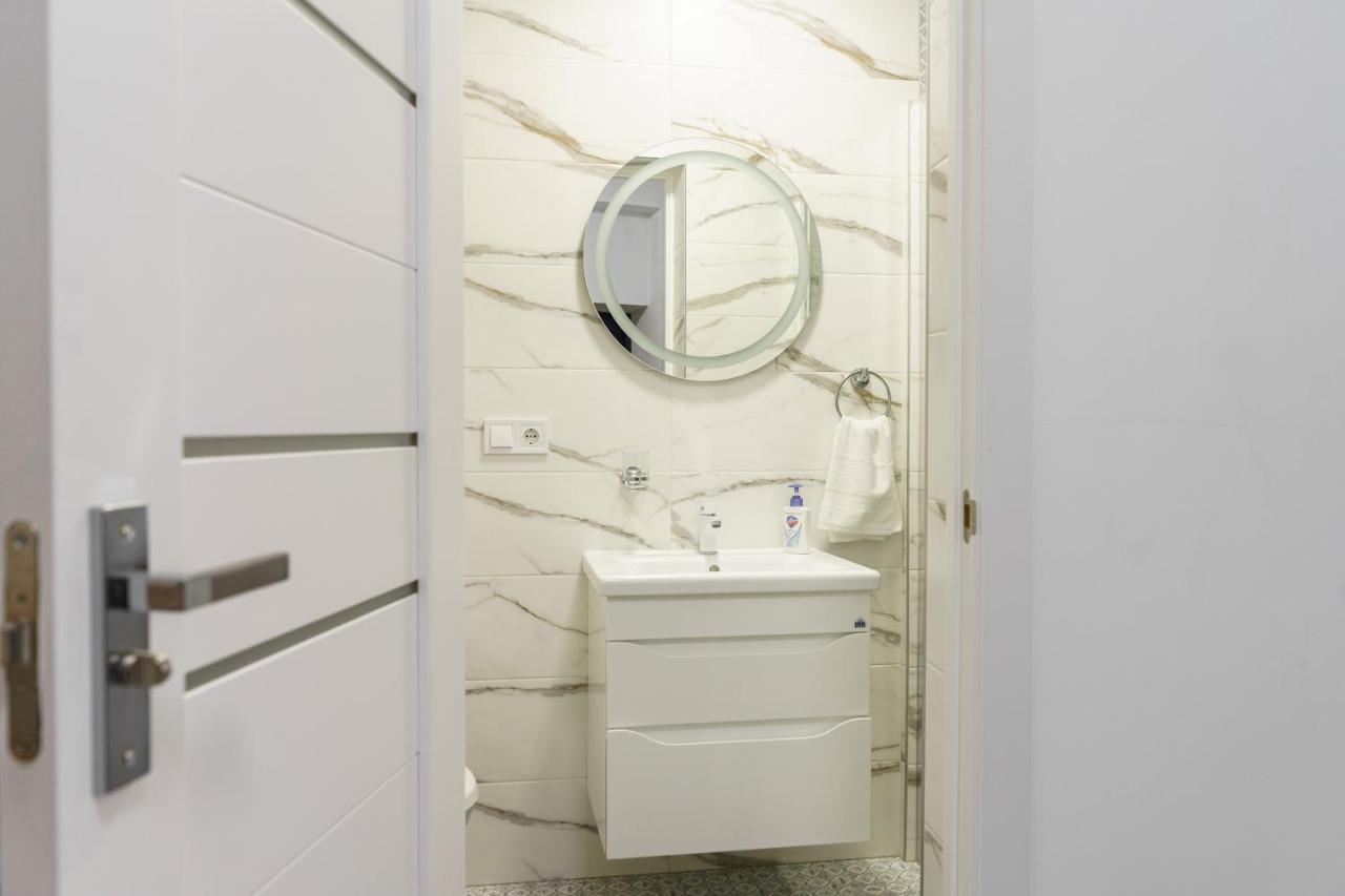 Charming Apartments In The Heart Of Lviv - Valova, Nasypna Str Exteriör bild