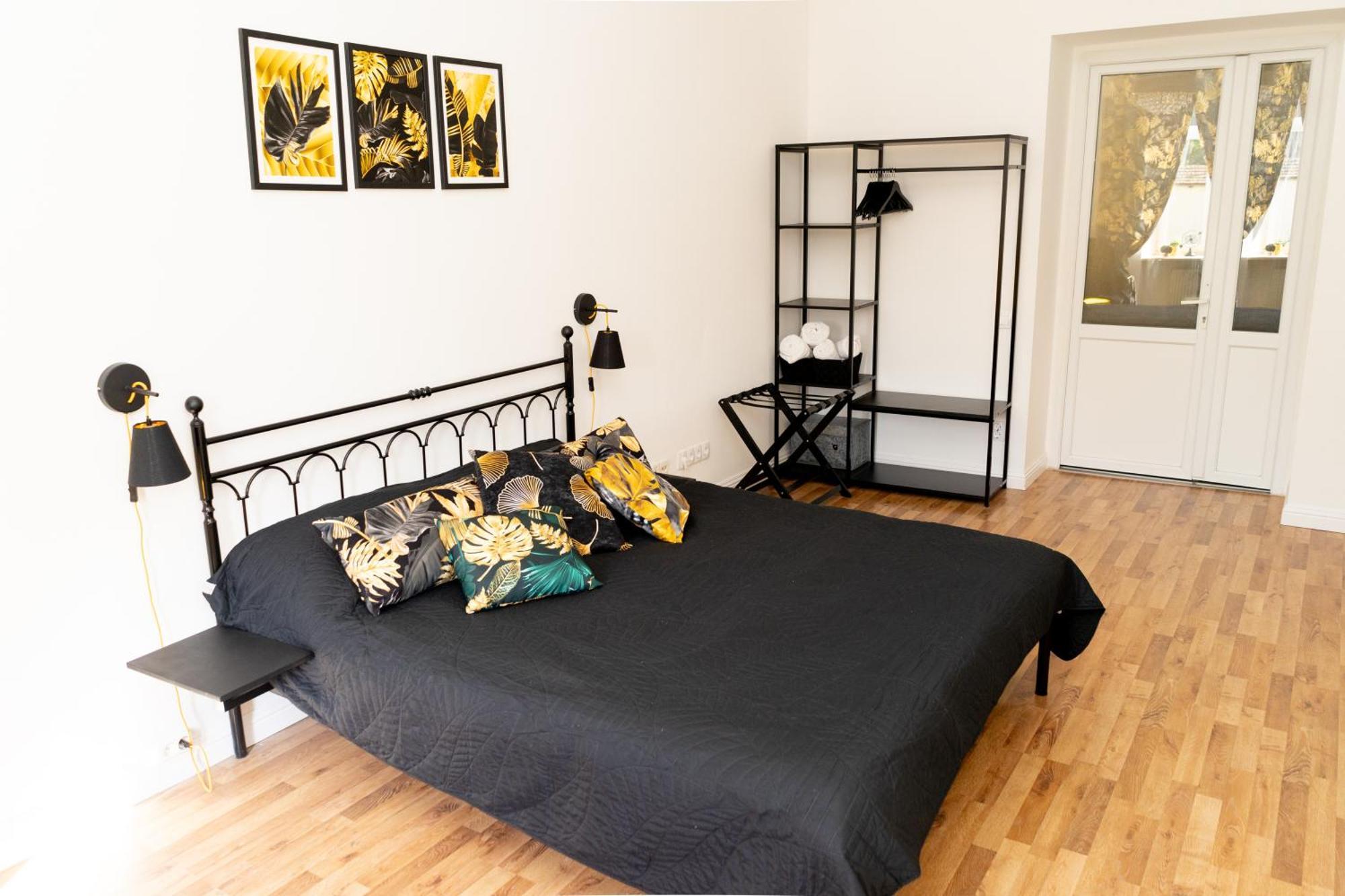Charming Apartments In The Heart Of Lviv - Valova, Nasypna Str Exteriör bild