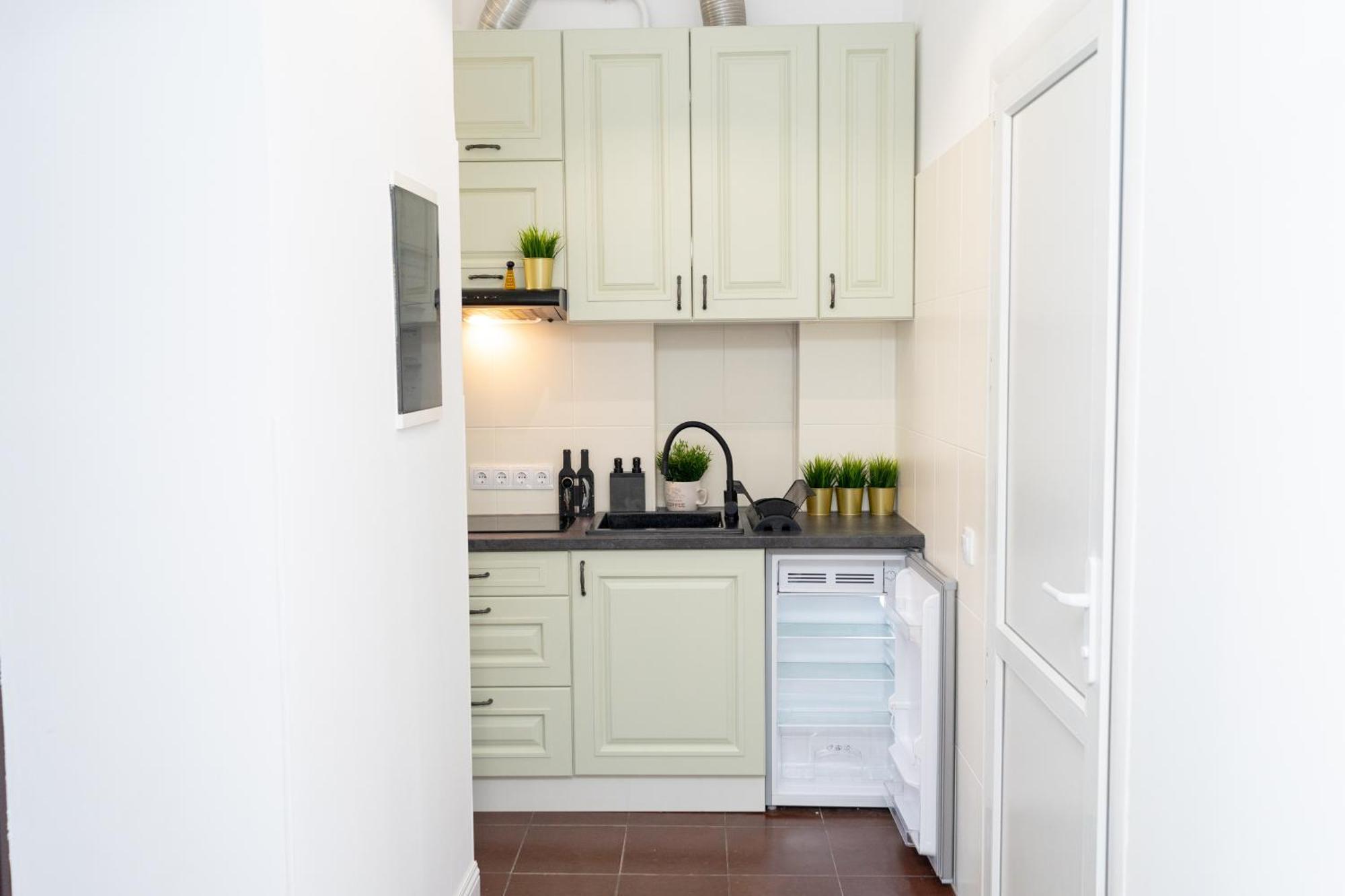 Charming Apartments In The Heart Of Lviv - Valova, Nasypna Str Exteriör bild